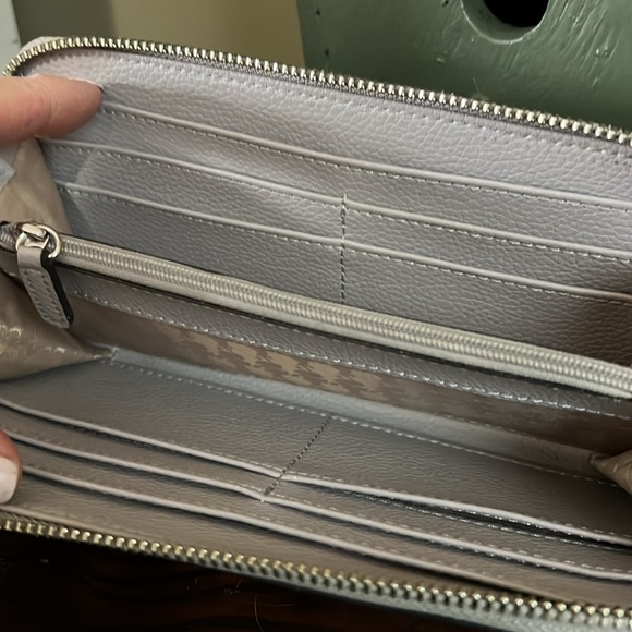 Karl Lagerfeld Leather Zip Around Wallet - Picture 6 of 8